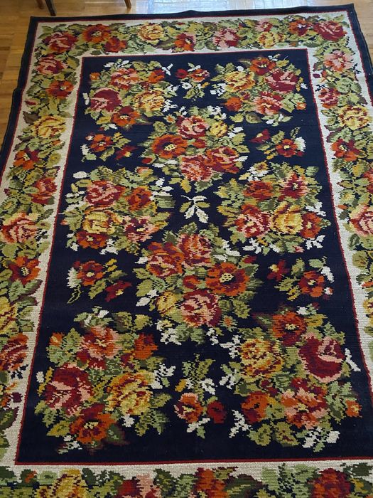 Продам килим 1,7х2,4