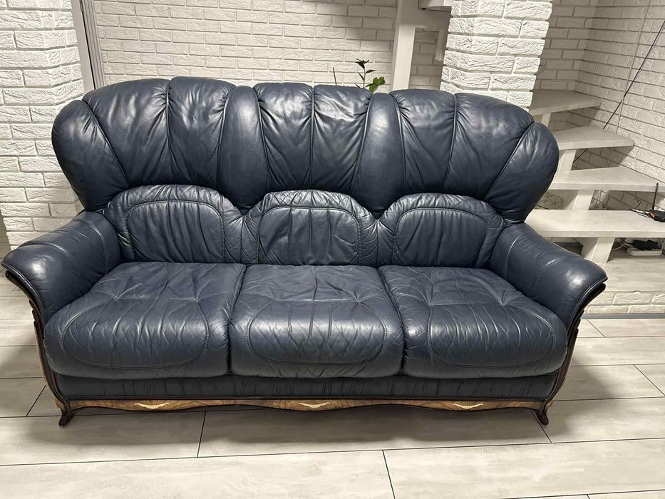 Диван  зі вставками з дерева