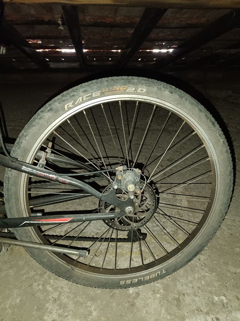 Bicicleta EMT  (falta corrente, e roda da frente por isso o preço)