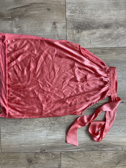 Bluzka Orsay z wiązaniem na szyi