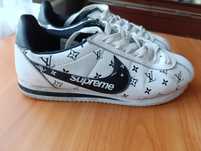 Брендові кеди із стильним принтом Supreme