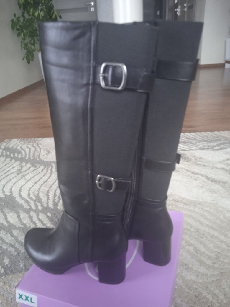 Nowe długie kozaki rozmiar 37 Deichmann