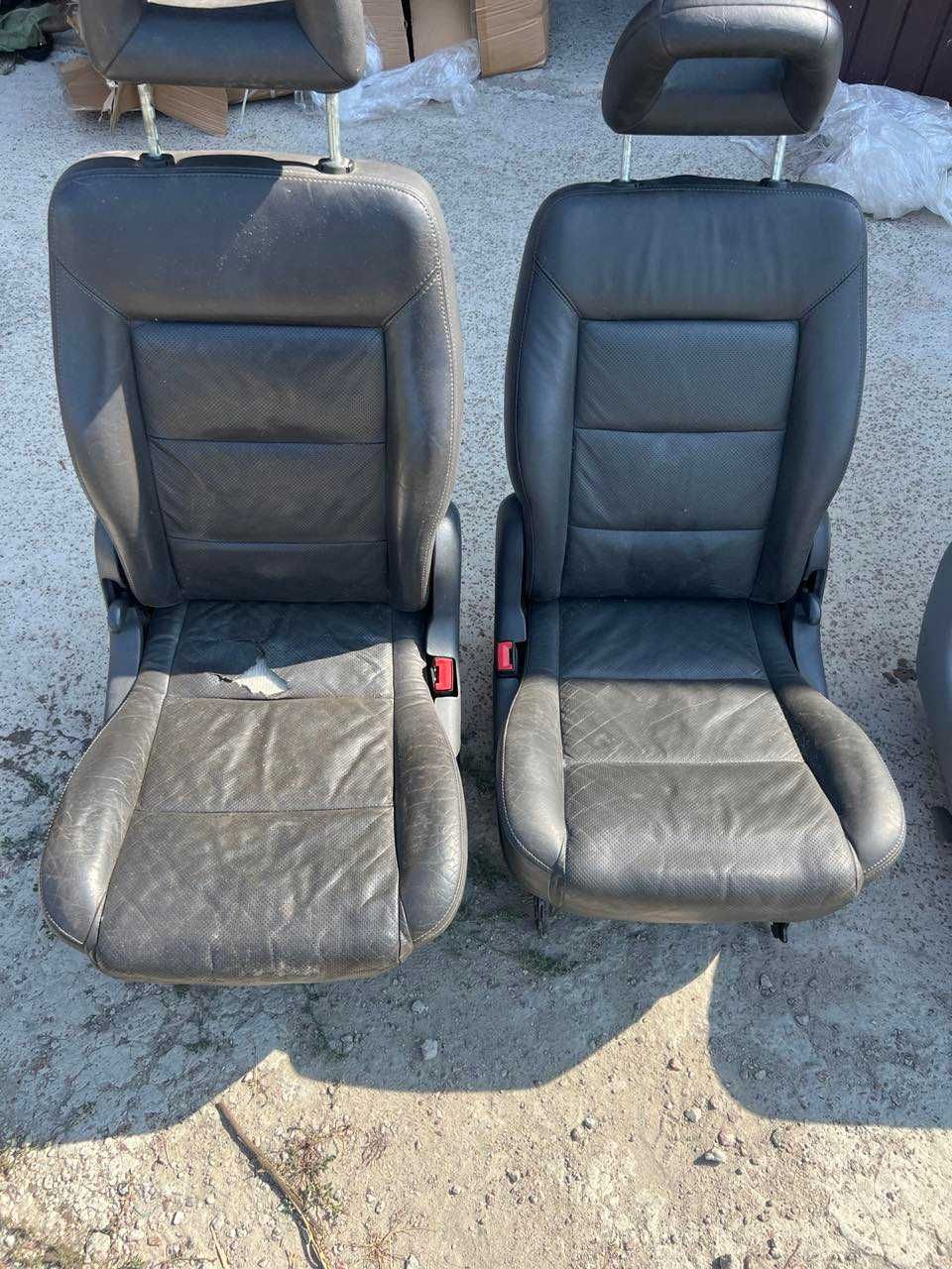 Кожані пасажирські сидіння для Ford C-max (2000-2010 рік)