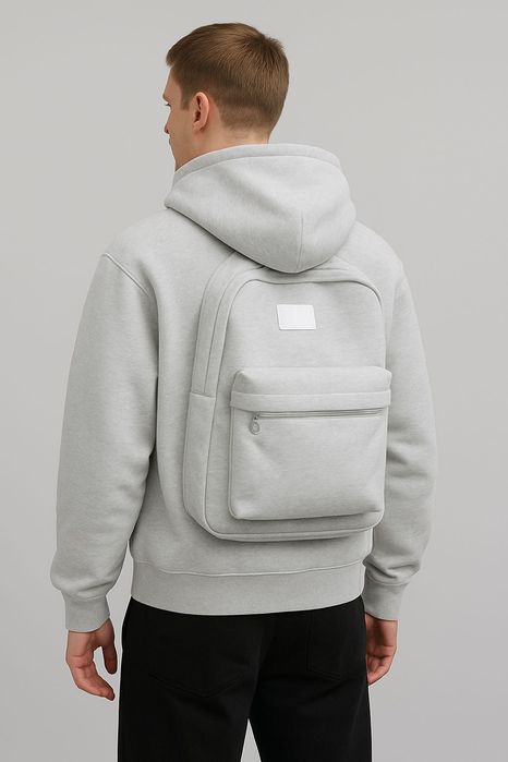 Bluza z wbudowaną kieszenią typu plecak