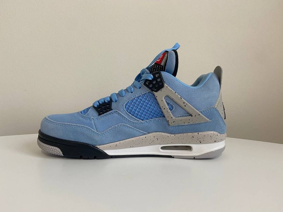 Jordan 4 Retro University Blue