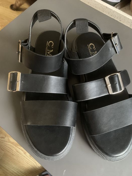 Sandalias tipo Doc Martens