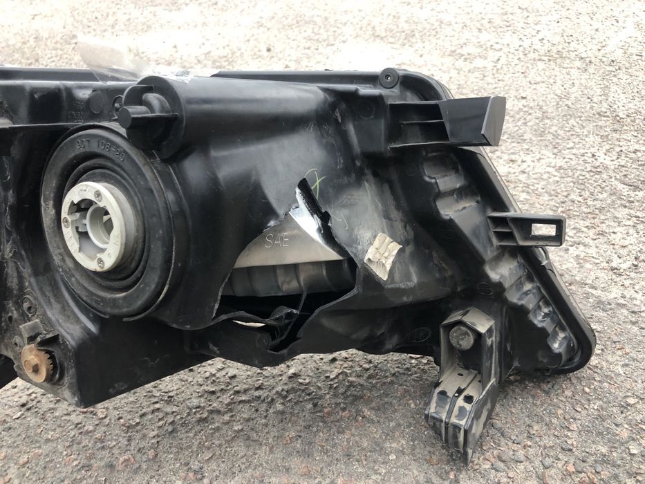 Продам ліву фару до Nissan Pathfinder r52 2015 року