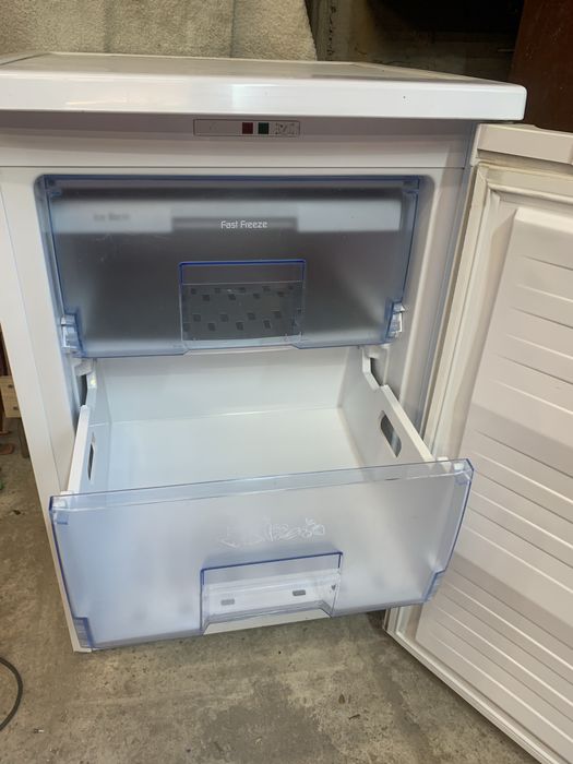 Морозильна камера Beko