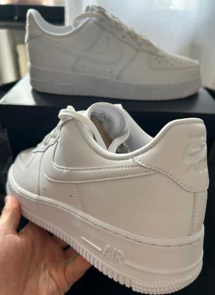Nike Air Force 1 Low '07 White R.37,5