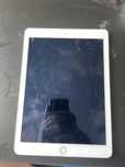 Ipad air 2 lekko zbity