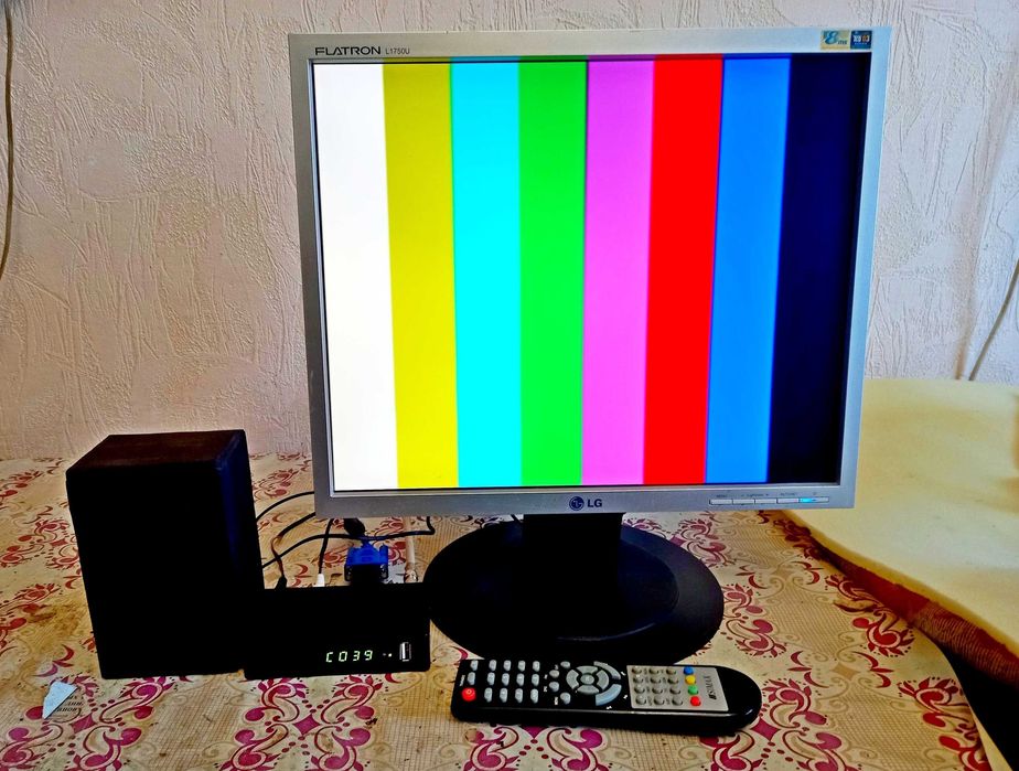 ЖК SMARTтелевизор 22", 19”,17” рабочие.