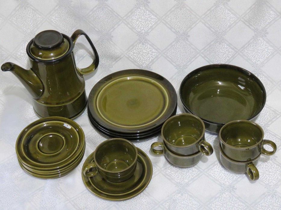 Serwis do kawy oliwkowy porcelit Pruszków. Rezerwacja