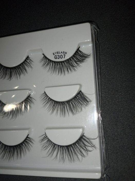 Накладные ресницы с клеем!