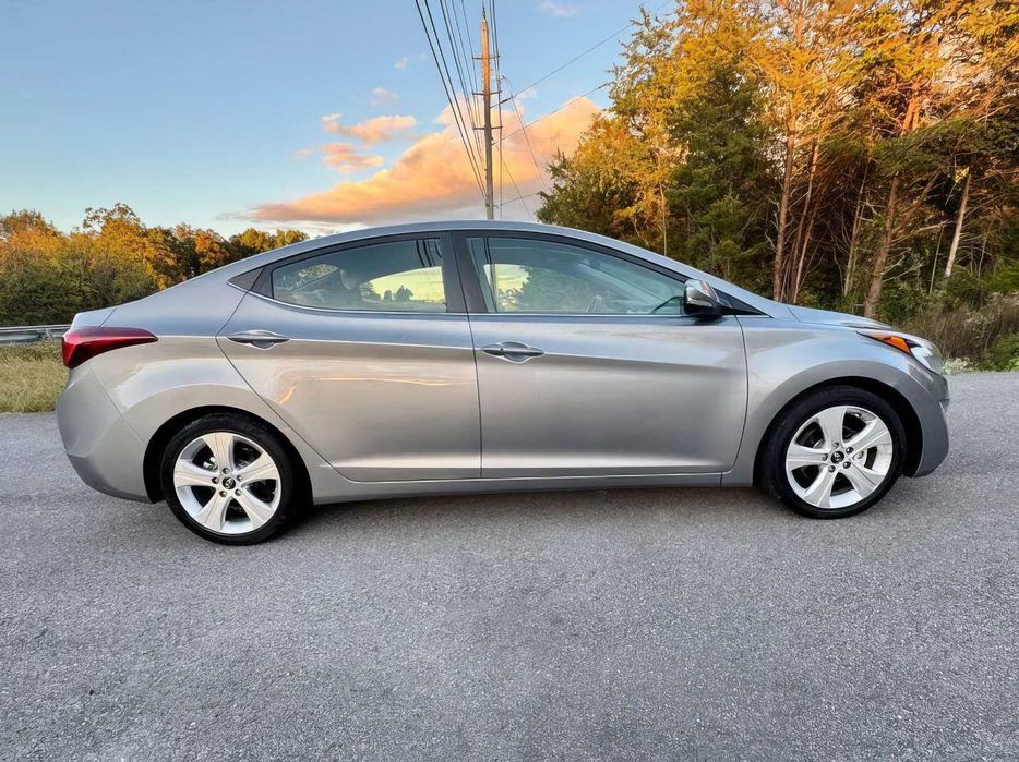 Hyundai Elantra      2014