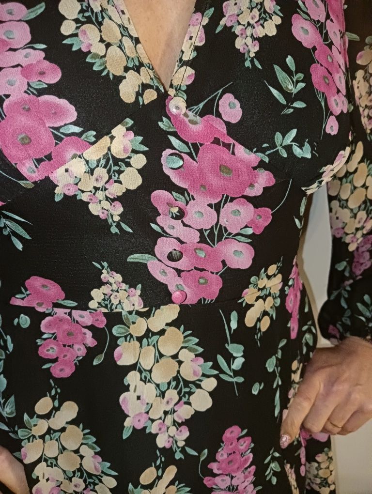 Kwiatowa sukienka