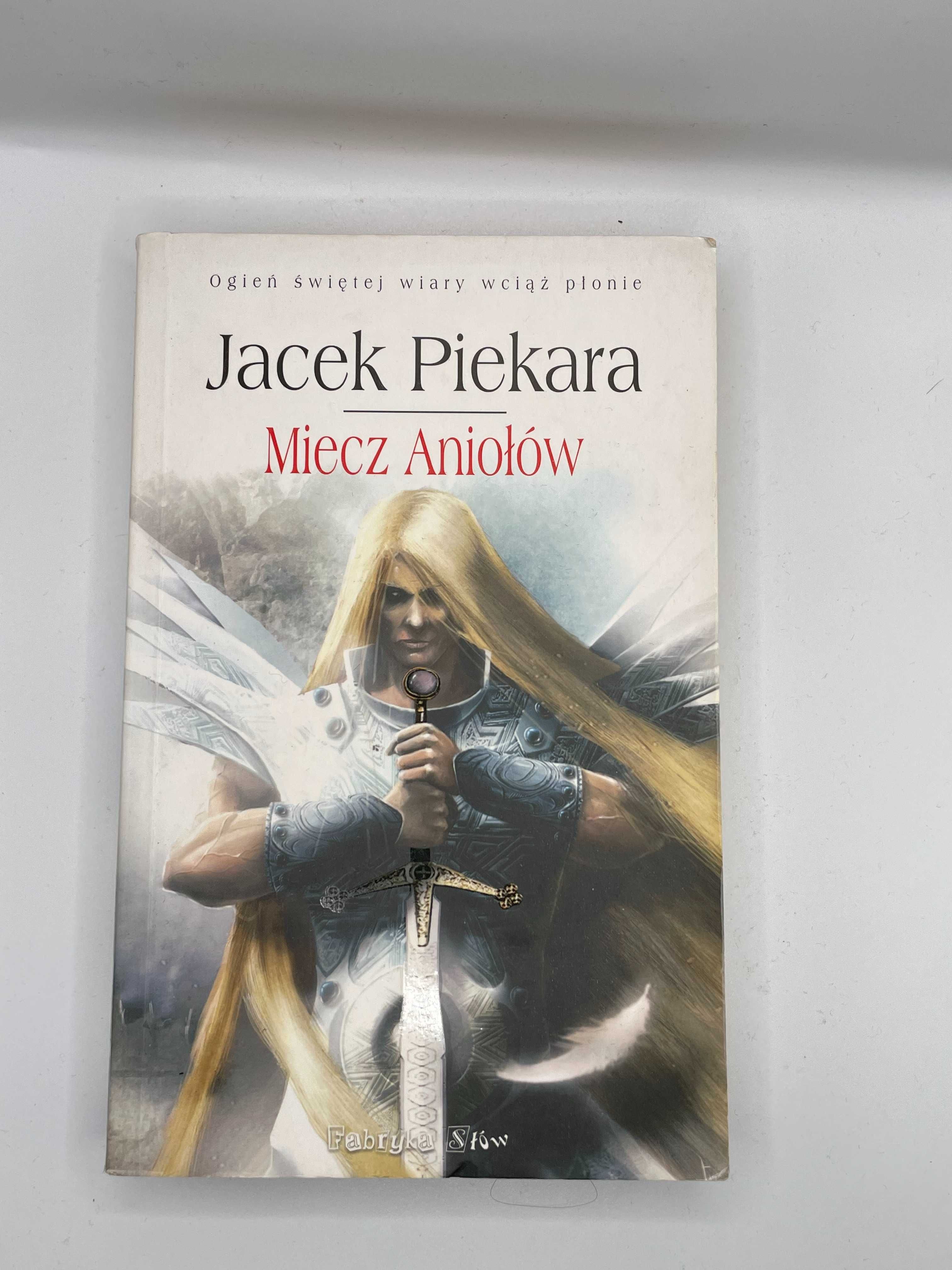 Miecz aniołów – Jacek Piekara, Fabryka Słów, stan średni