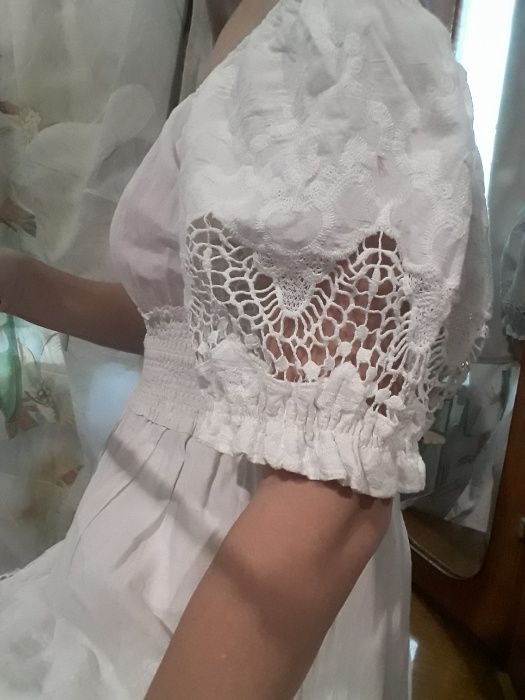 Платье белое выбитое ажурное