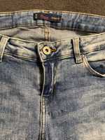 Spodnie jeansowe Cropp baggy 38 M