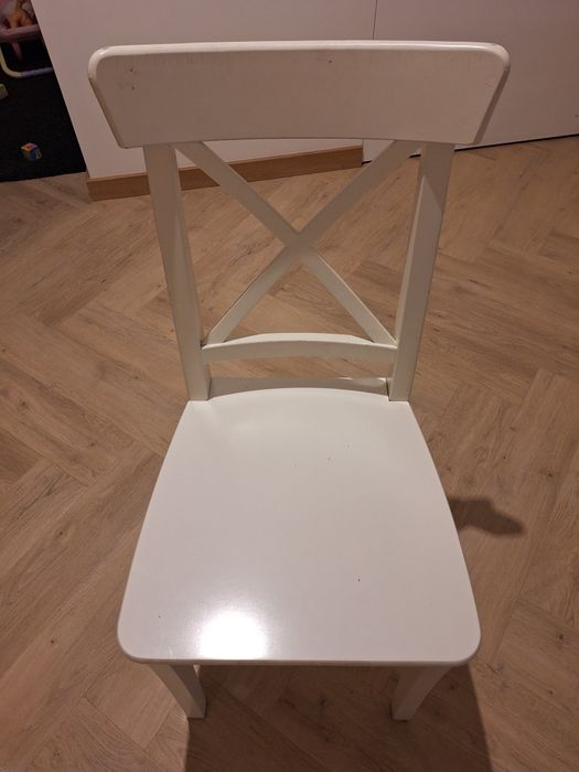 Drewniany stół i krzesła Ikea rosentrop