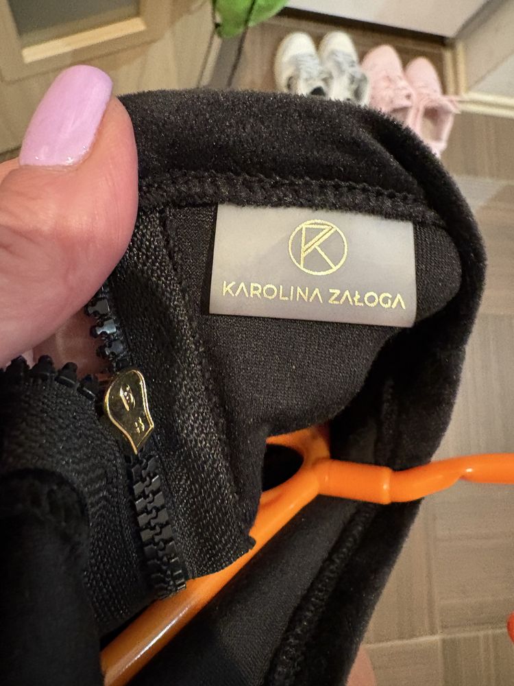 Kombinezon czarny nowy karolina zaloga polka zloto pasek rozm 38 40