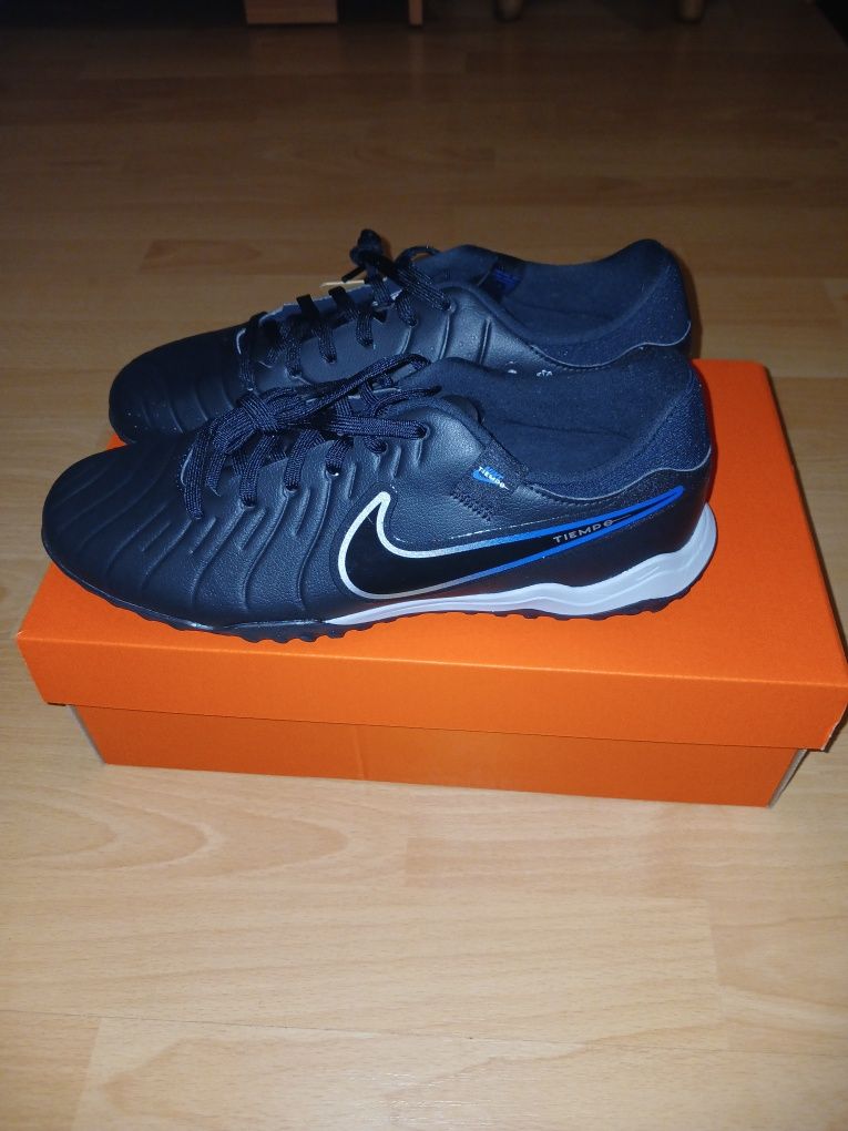 Сороконожки Nike Tiempo Legend 10 DV4342 000 (оригінал)Украине
Артик