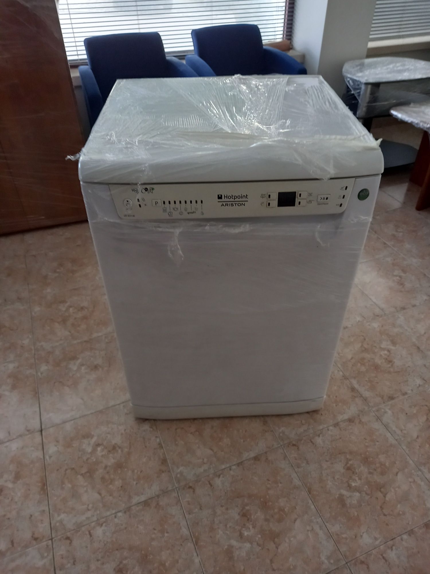 Maquina lavar loiça Ariston hotpoint