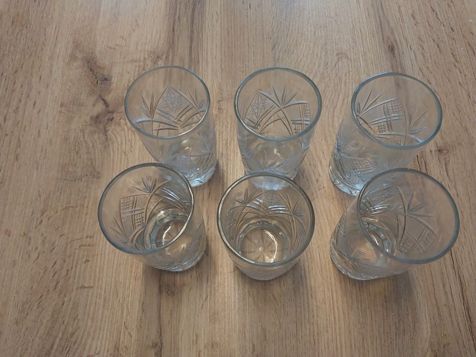 Kryształowe kieliszki do szampana oraz literatki / szklanki