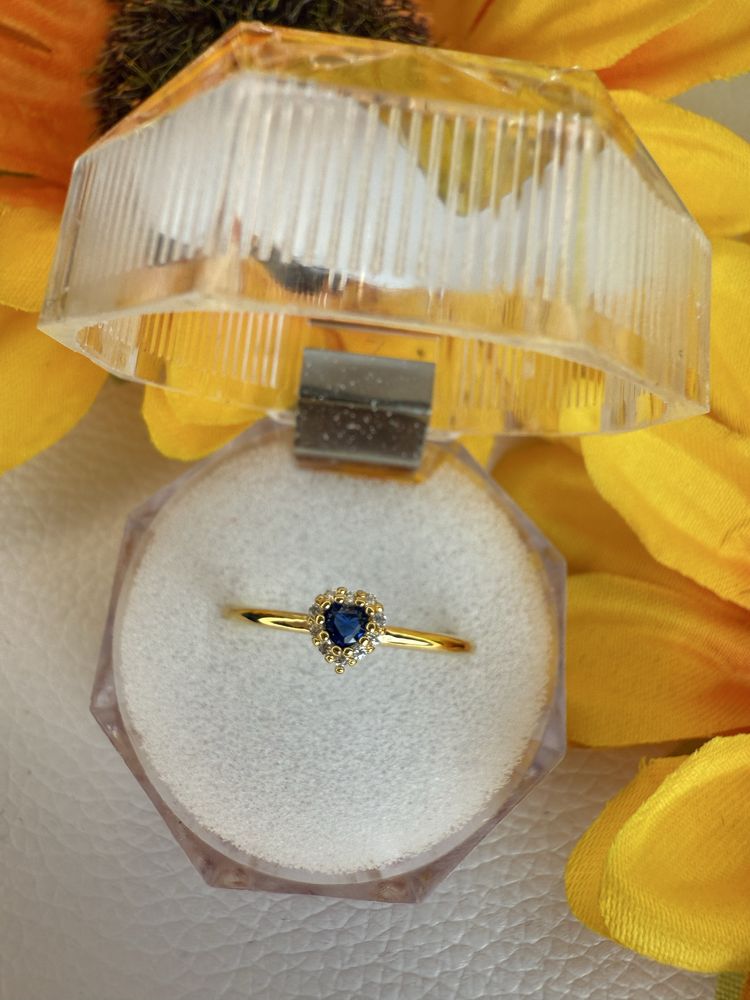 Anel mini coracao de pedra zircnia azul semi joia