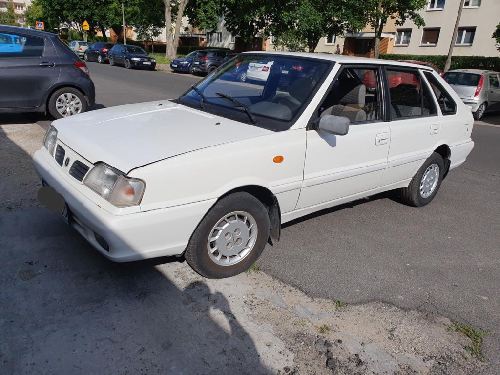 Polonez caro plus gli 1.6 w ładnym stanie