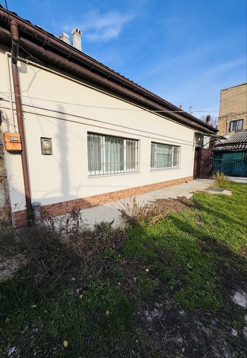 Уникальное предлодение. Центр!Квартира на земле.