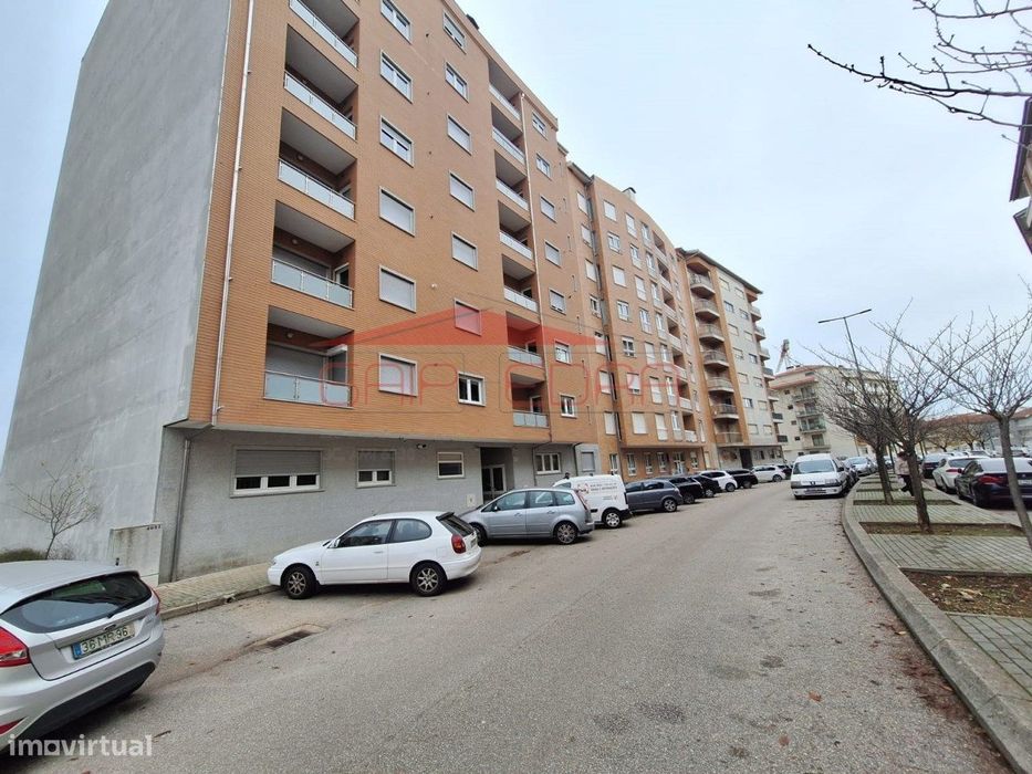 Garagem fechada no loteamento Rica Fé em Bragança