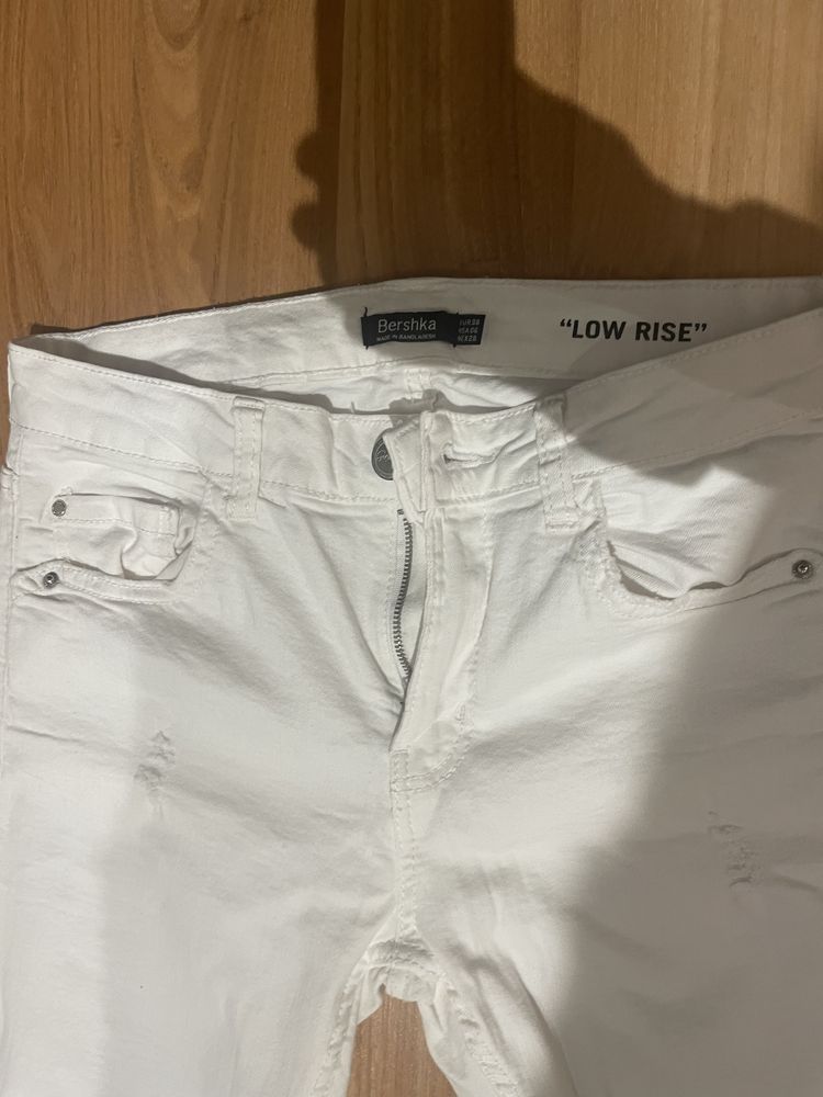 Spodnie jeans biale Bershka 36 nowe bez metki miekkie