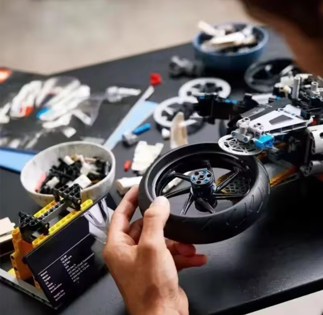 Klocki Technic Motocykl BMW M 1000 RR na wzór 42130 (Nie Lego) 1920 el