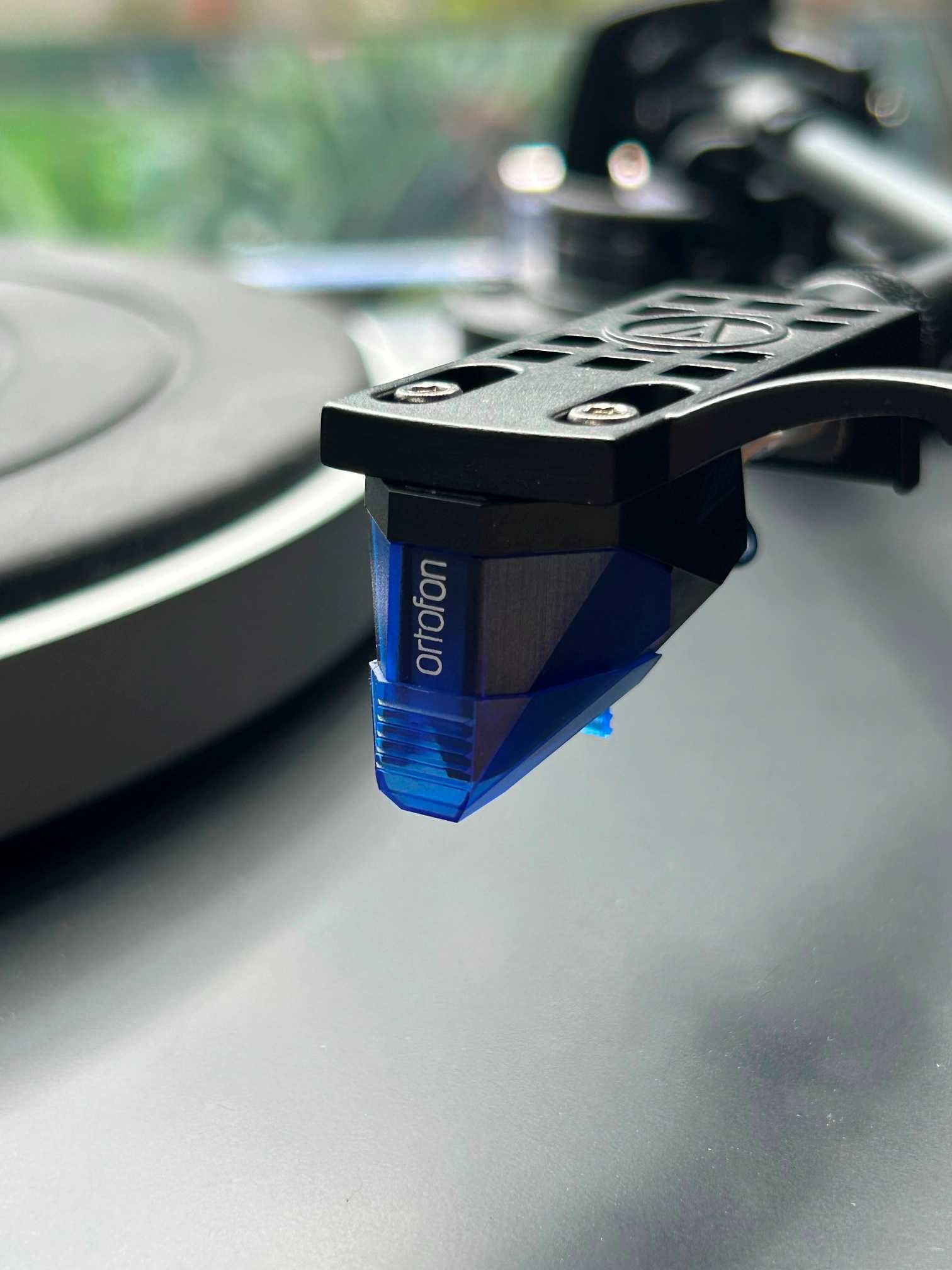 Gramofon Audio-Technica AT-LP5 + Ortofon 2M Blue