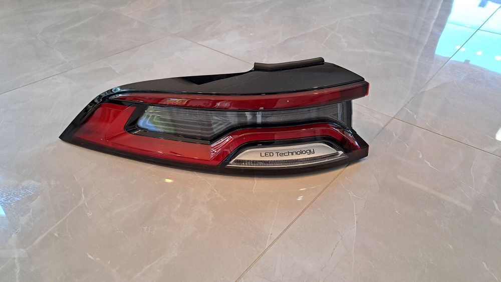 Byd Tang EV lampa lewa tylnia tył