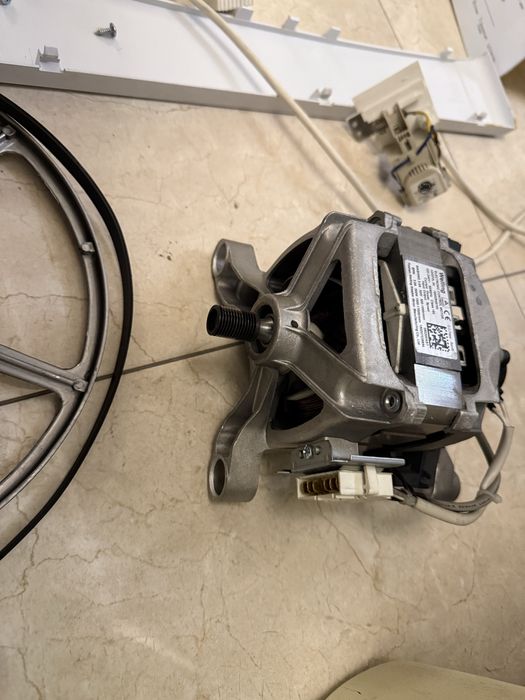 Indesit wisn821 по запчастинам , все що на фото