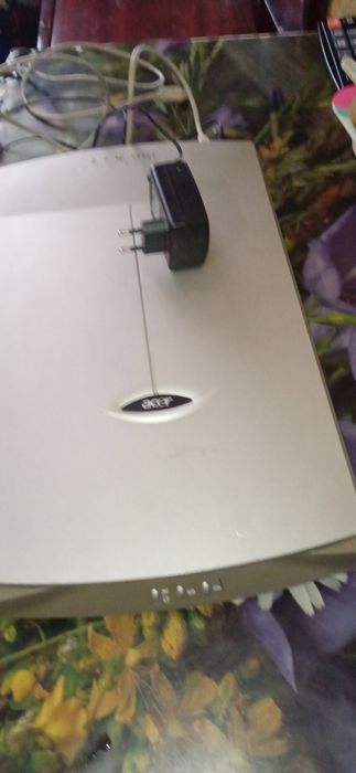 Продам сканер  Acer б.у в рабочем состоянии с зарядкой и USB проводом