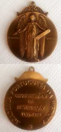 Medalhas antigas varias bronze 1958