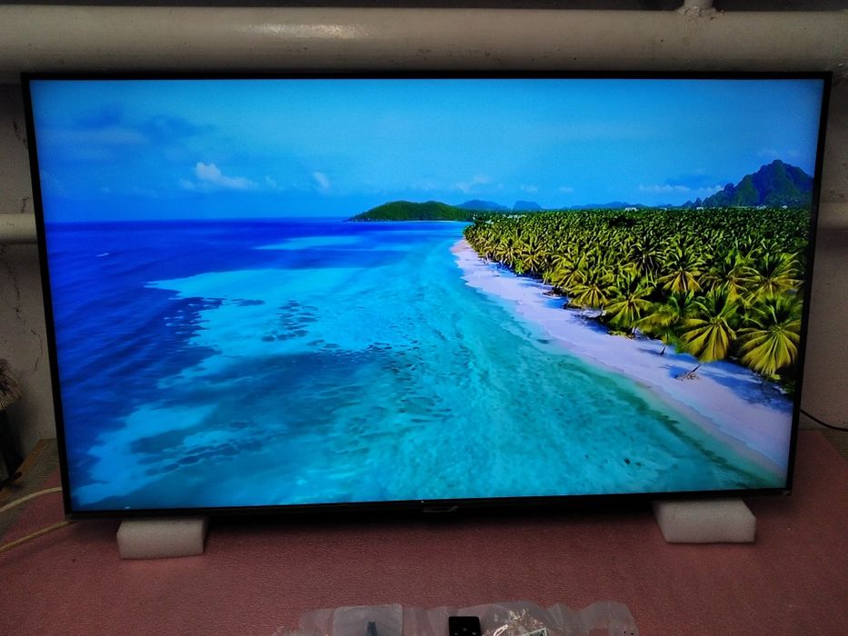 Продам телевізор SAMSUNG UE43AU 7172 SMART Wl -Fl 2024 рік гарантія