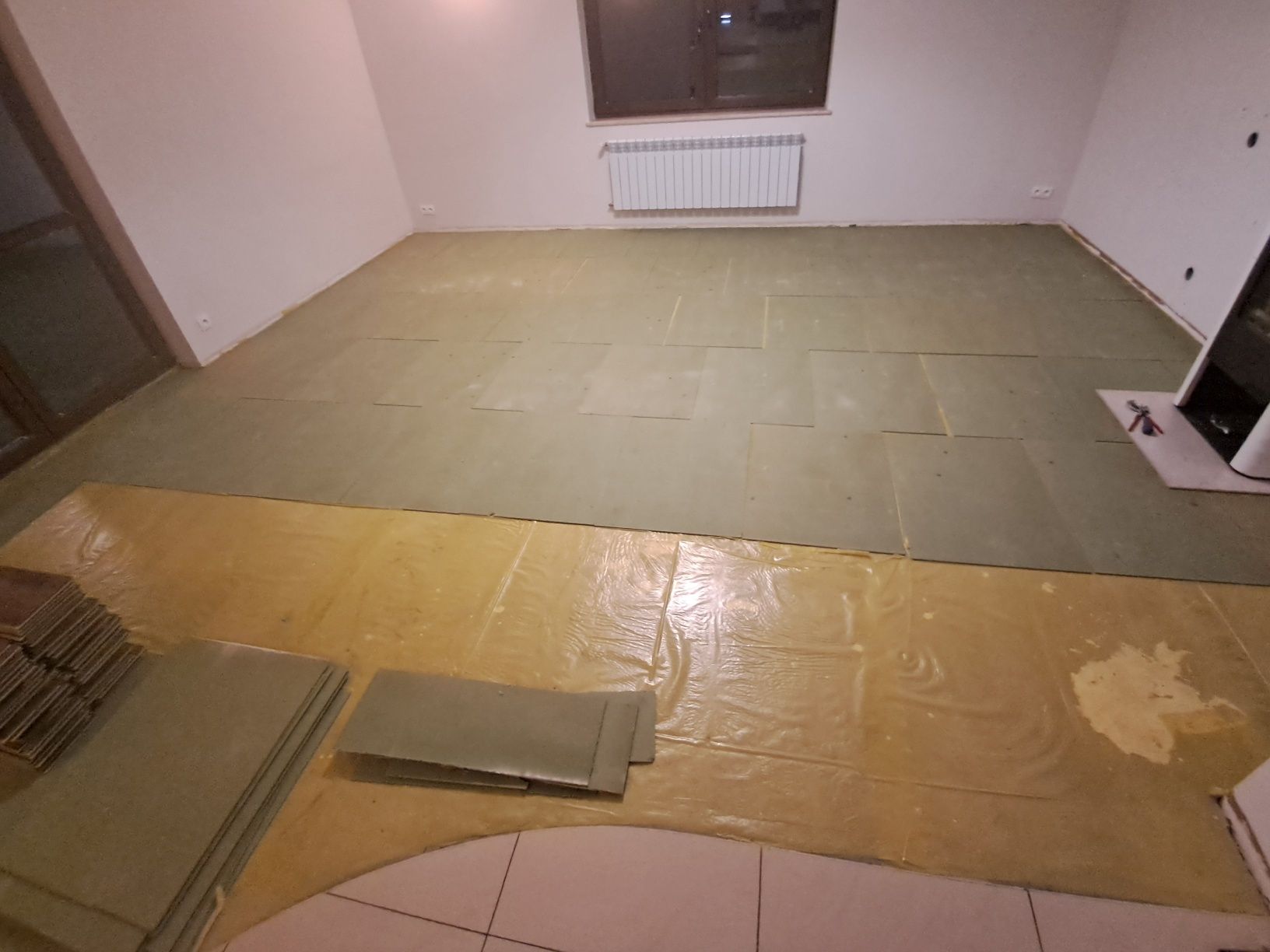 Panele podłogowe kolor ciemny dąb AC 5