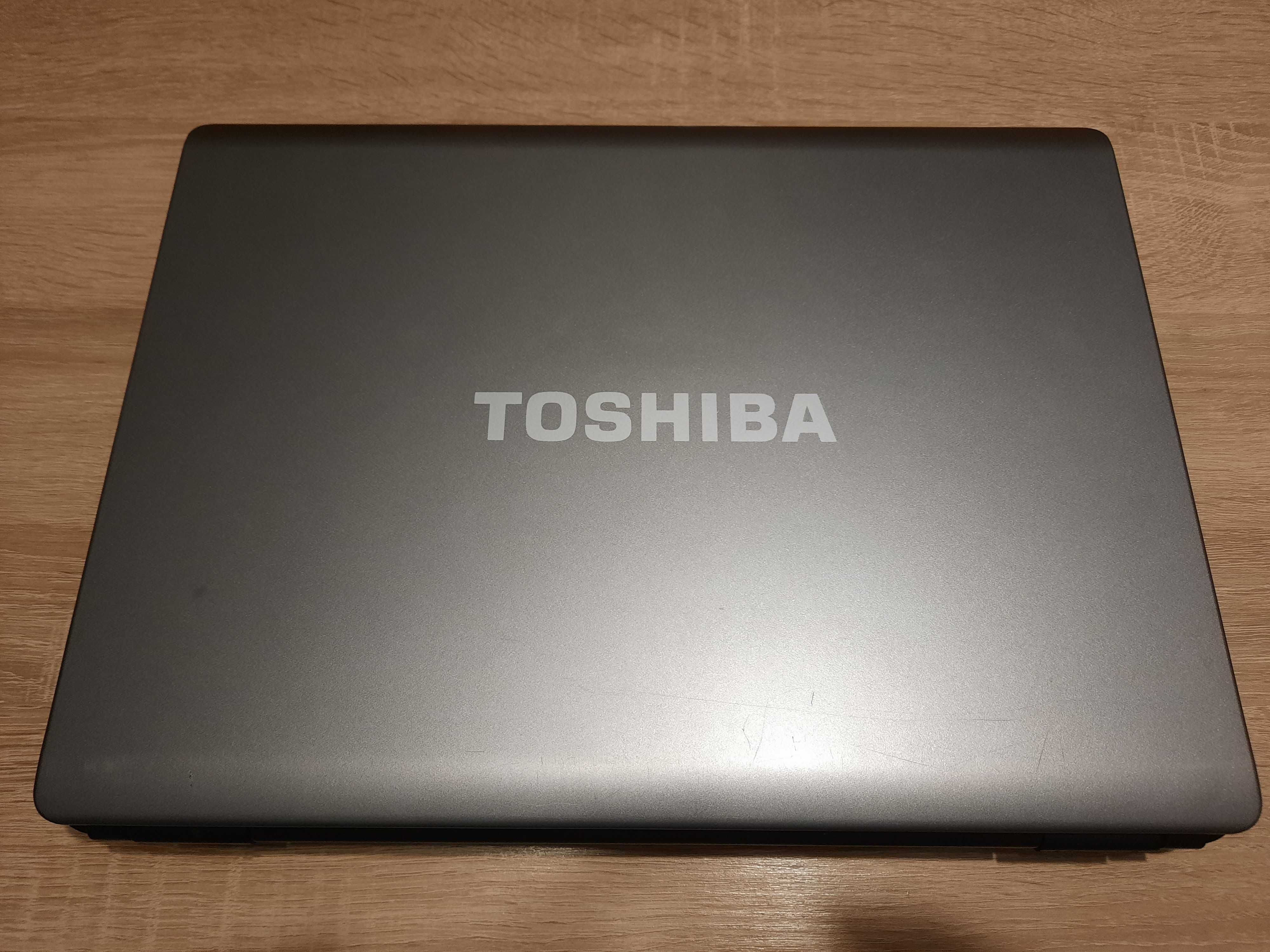 Рабочий ноут,в комплекте зарядное,SSD
