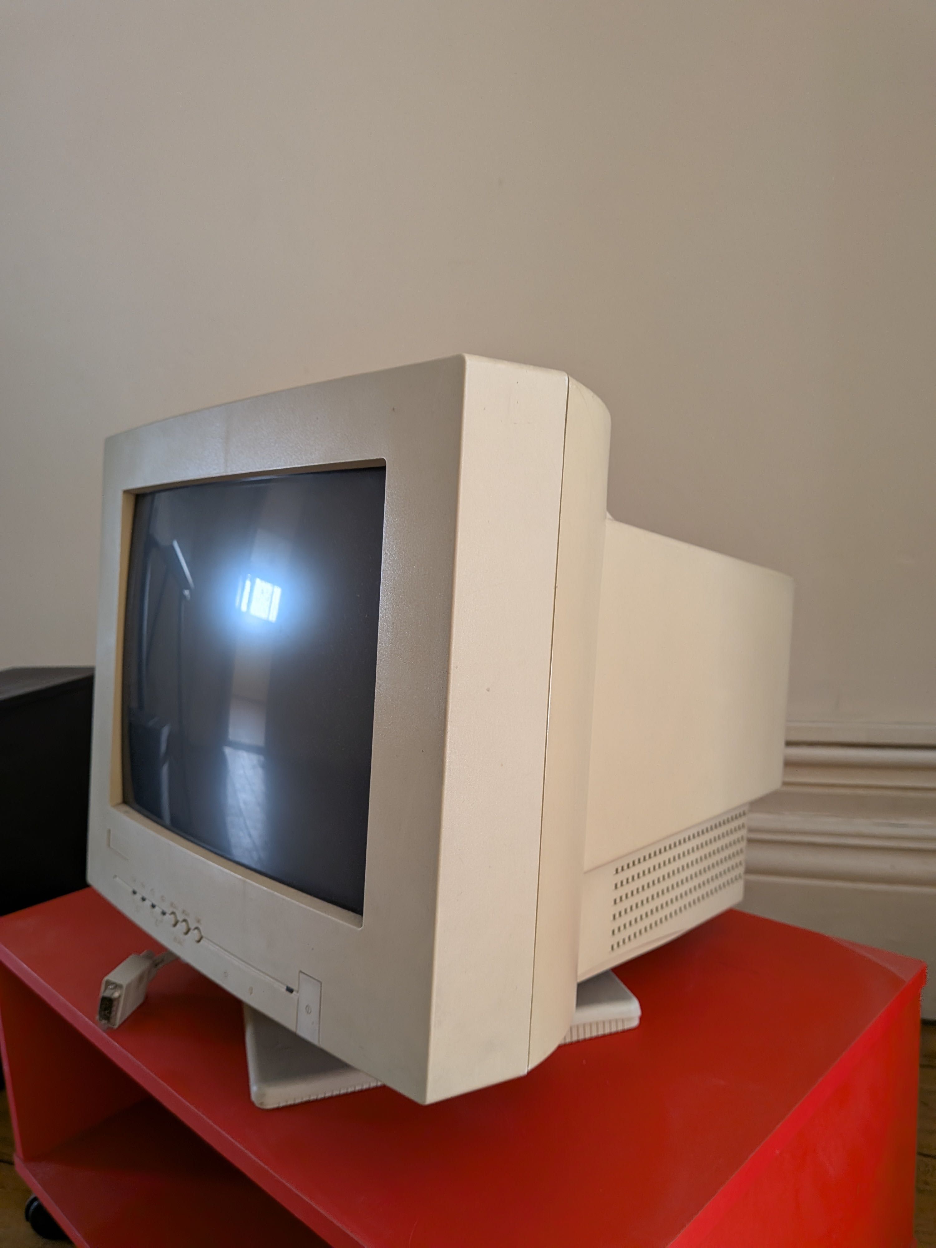 Monitor CRT 15" - Modelo JD156H