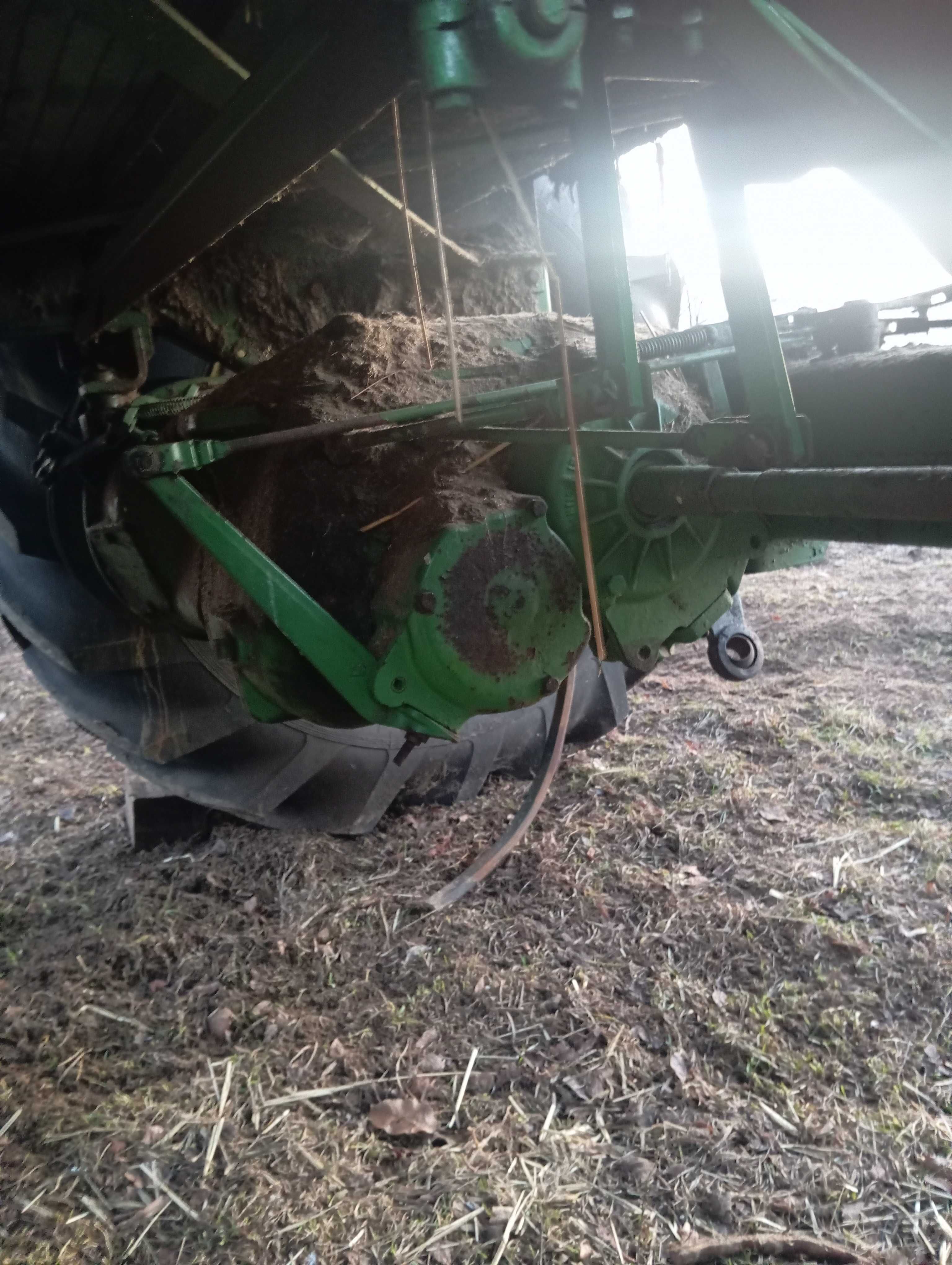 John Deere 530 cały na części skrzynia