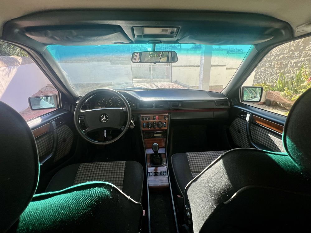 Mercedes S124 250TD
