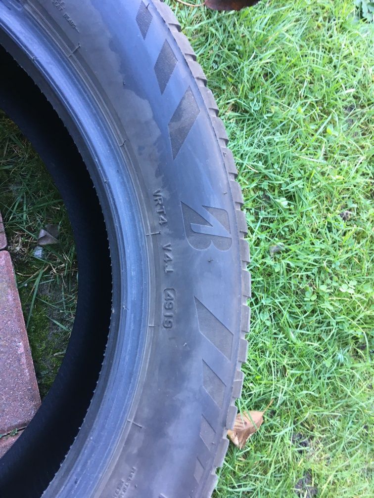 Komplet opon wielosezonowych Bridgestone 225/55 R19