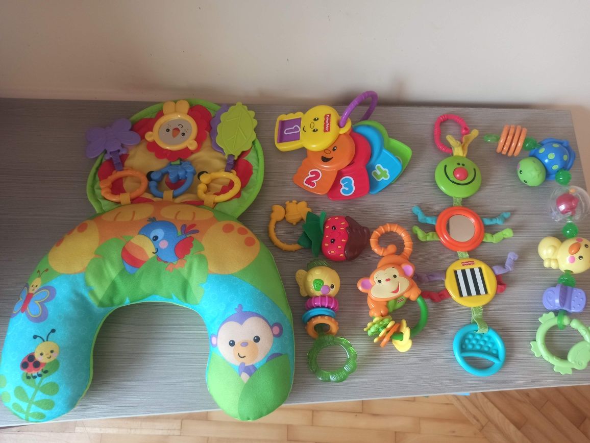 Розвиваюча  іграшка гризунок підвіска fisher price