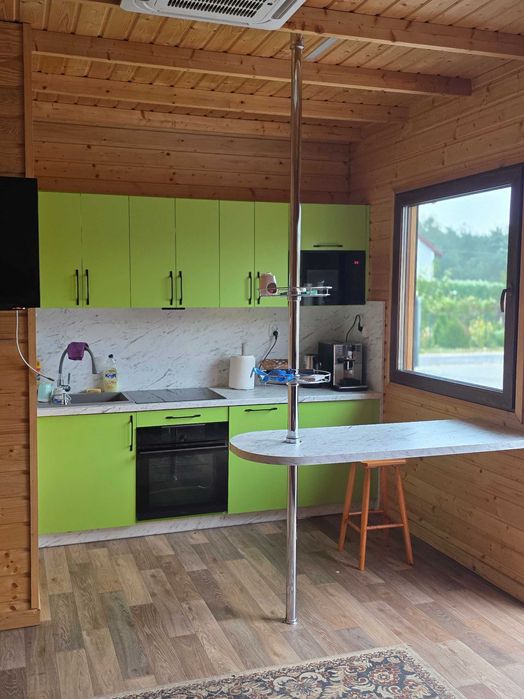 Całoroczny w pełni wyposażony domek plus wiata MOBILNY