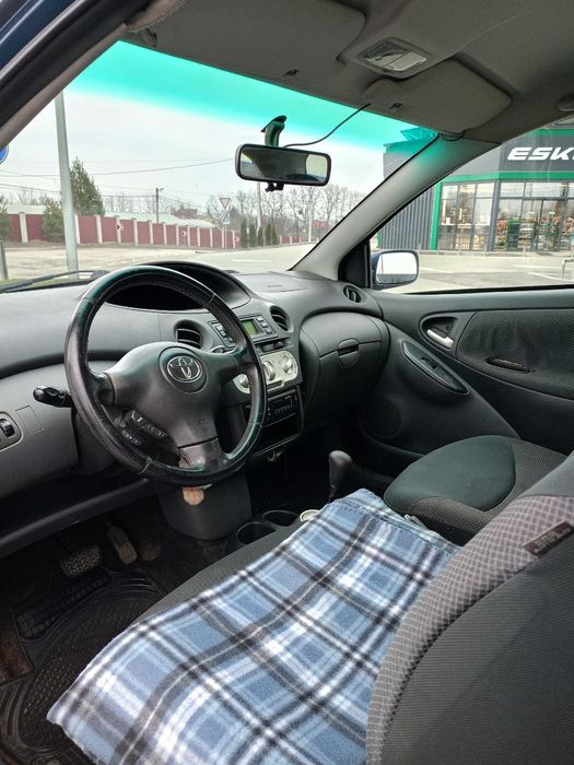 Toyota Yaris Продам своє авто