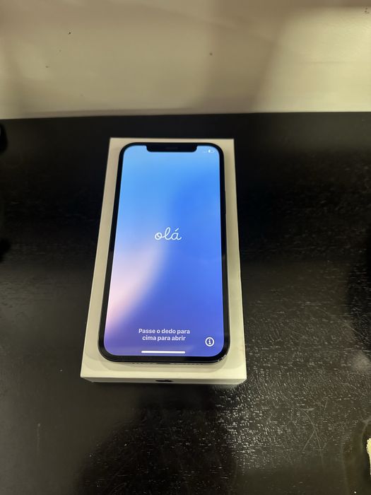 Iphone 12  telemovel