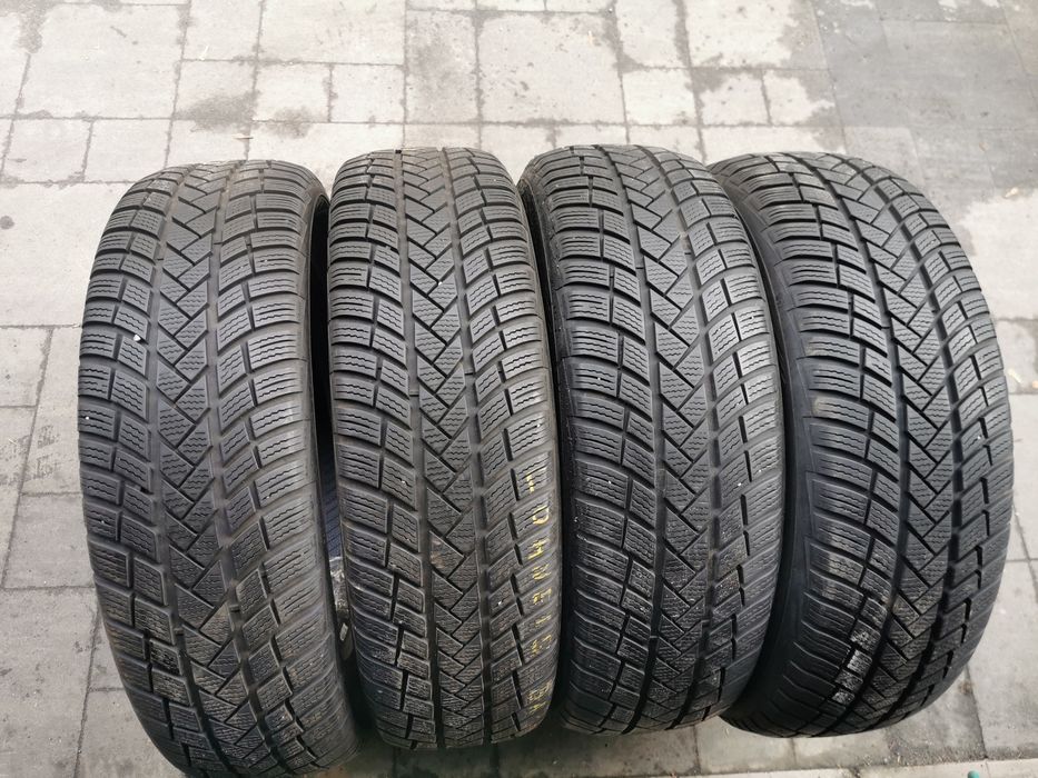 Зимняя резина 215/65 R17 Vredestein